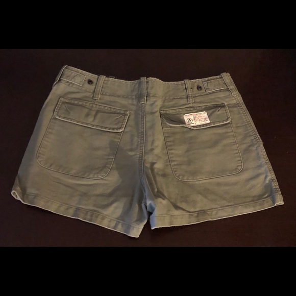 American Eagle Green Shorts - Picture 2 of 3